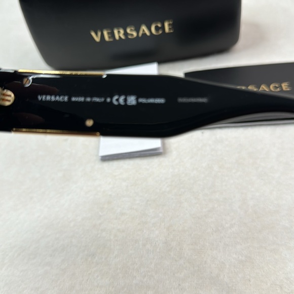 VERSACE NEW POLARIZED MEN’S BLACK GOLD SUNGLASSES WITH CASE BOX AND BOOKLET - Picture 10 of 16